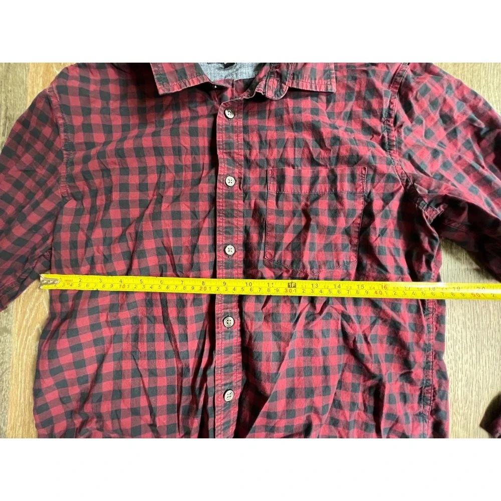 Banana Republic Button Down Mens M Red Black Buffalo Check Untucked Fit Cotton